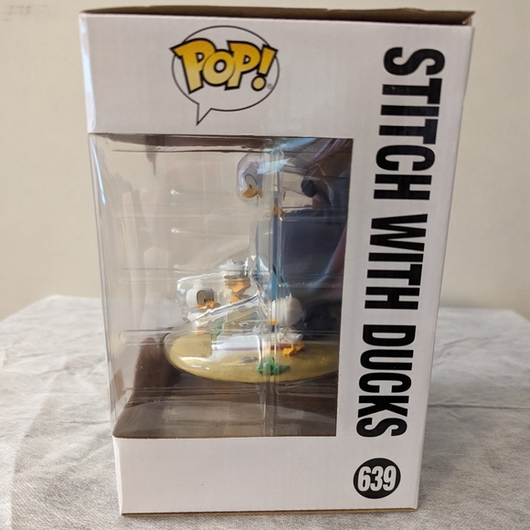 Funko Pop Vinyl: Stitch with Ducks Figurine #639 Deluxe 6" Boxlunch Exclusive - Picture 2 of 6